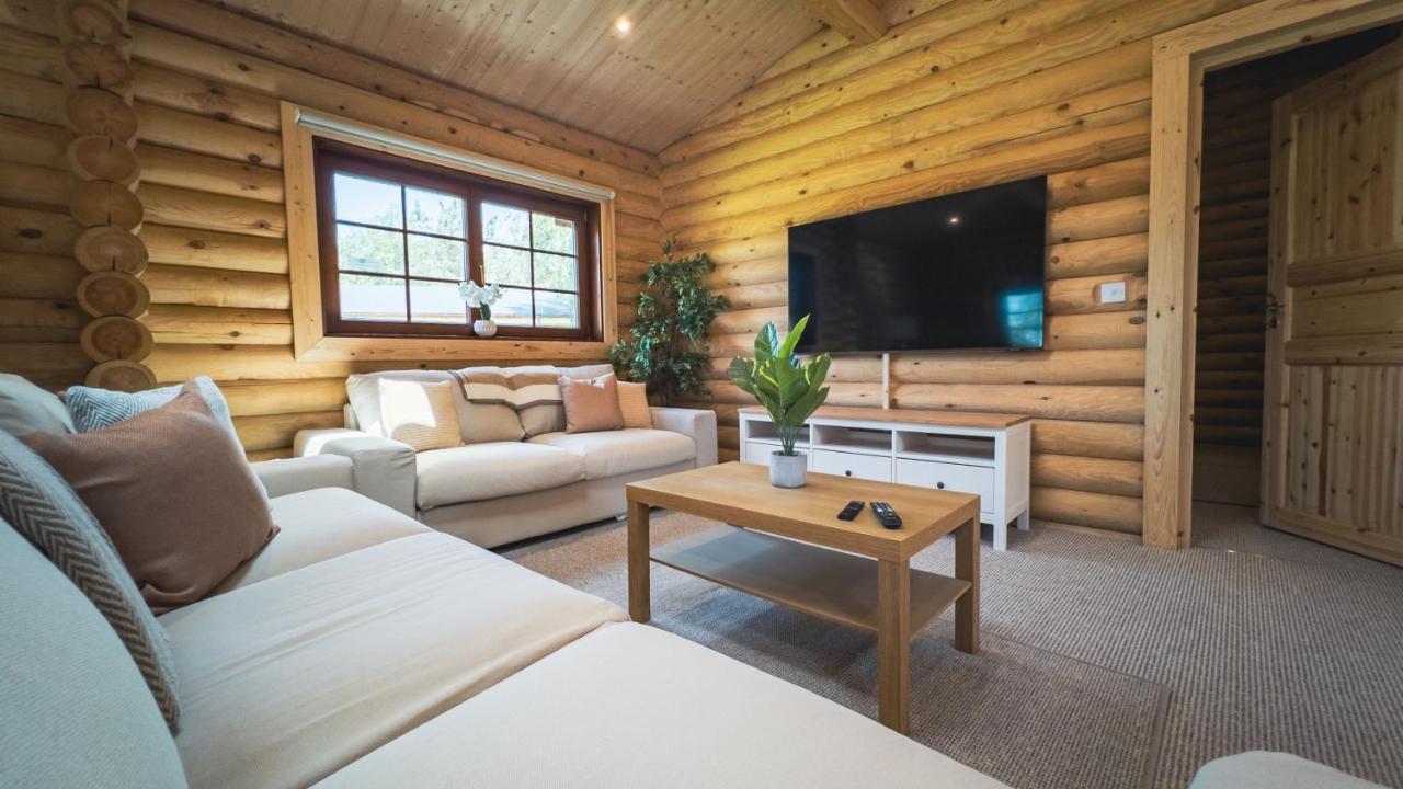 Aspen Lodge, Amazing New Log Cabin With Hot Tub - Sleeps 6 - Felmoor Park Морпет Екстер'єр фото