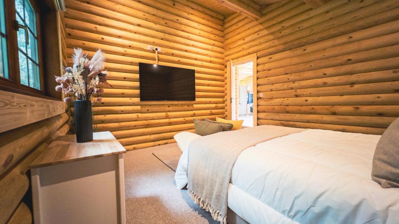 Aspen Lodge, Amazing New Log Cabin With Hot Tub - Sleeps 6 - Felmoor Park Морпет Екстер'єр фото