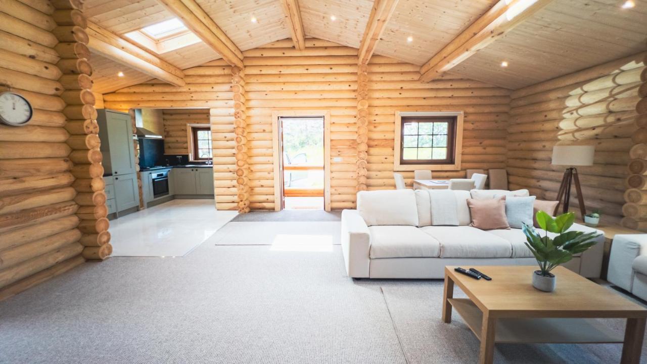 Aspen Lodge, Amazing New Log Cabin With Hot Tub - Sleeps 6 - Felmoor Park Морпет Екстер'єр фото