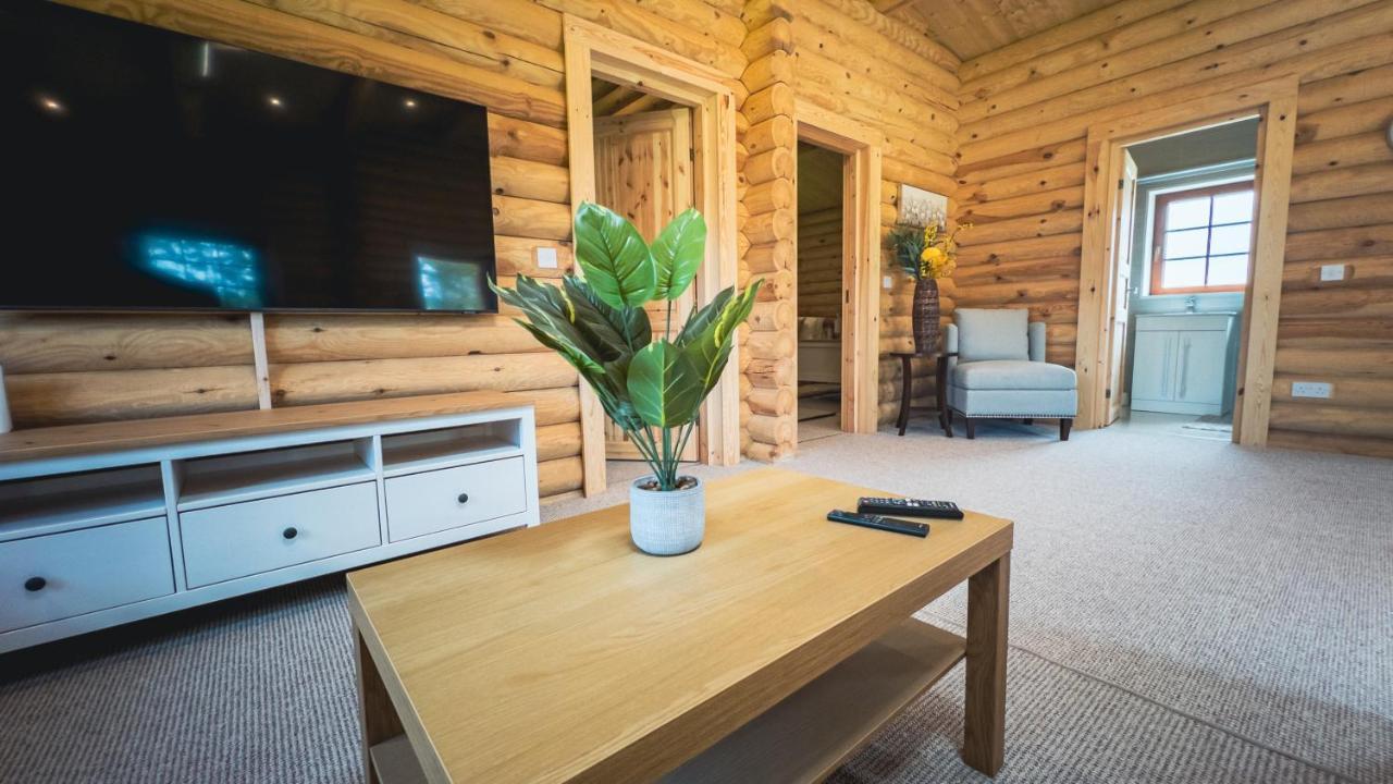Aspen Lodge, Amazing New Log Cabin With Hot Tub - Sleeps 6 - Felmoor Park Морпет Екстер'єр фото