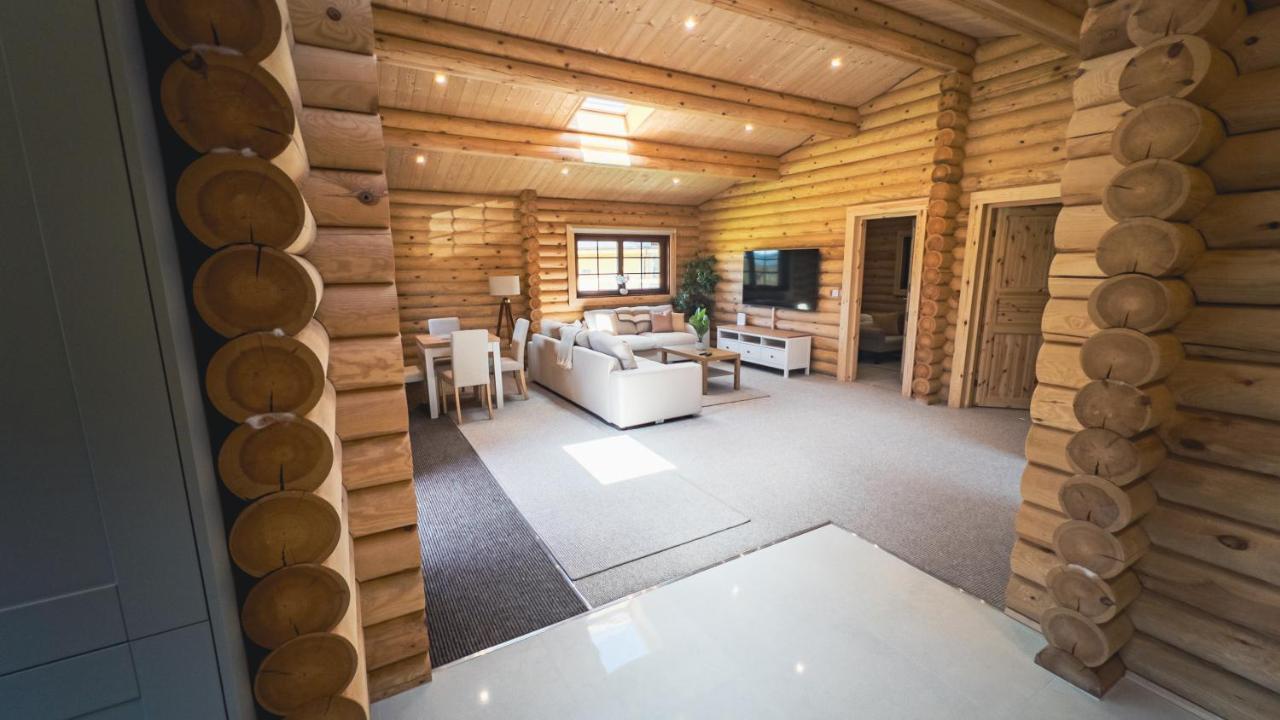Aspen Lodge, Amazing New Log Cabin With Hot Tub - Sleeps 6 - Felmoor Park Морпет Екстер'єр фото