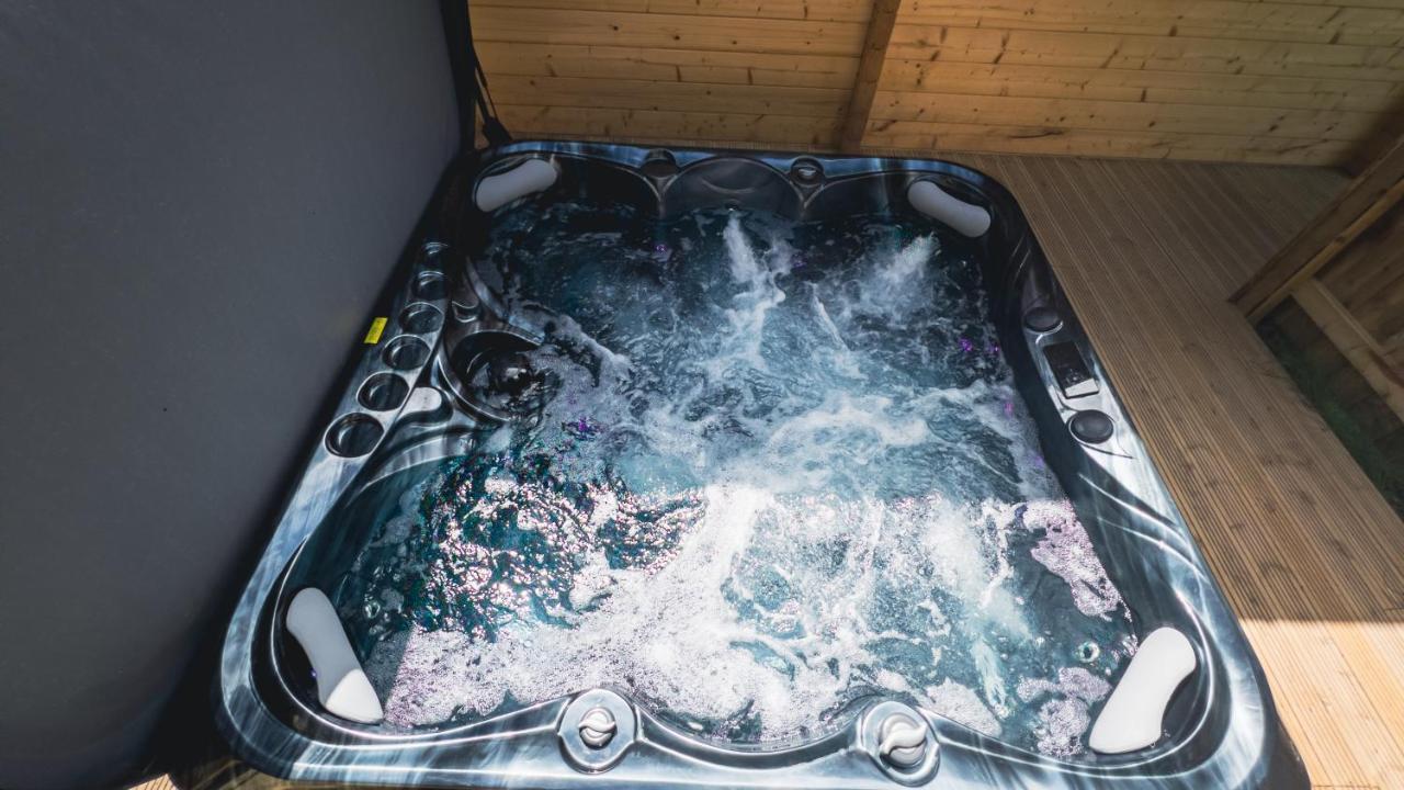 Aspen Lodge, Amazing New Log Cabin With Hot Tub - Sleeps 6 - Felmoor Park Морпет Екстер'єр фото